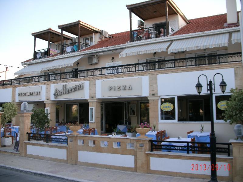 Montes Apartments & Studios Alikanás Exterior foto