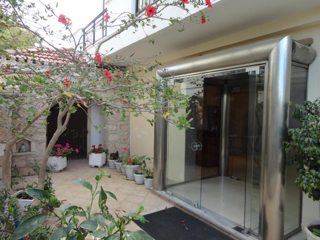 Montes Apartments & Studios Alikanás Exterior foto