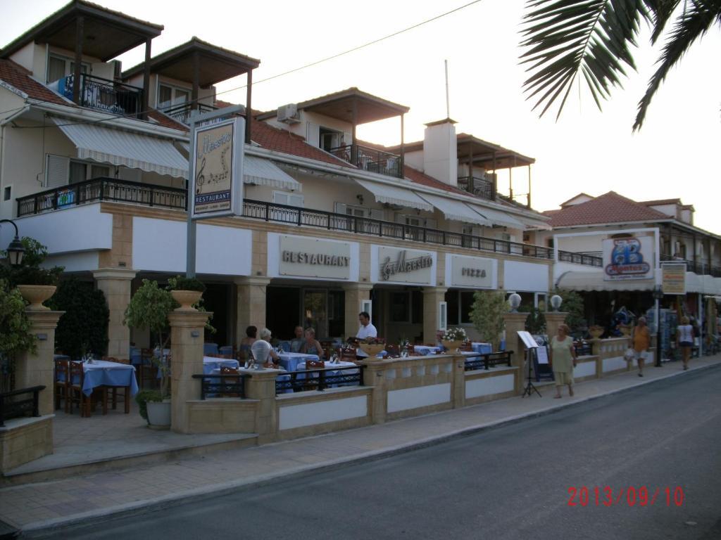 Montes Apartments & Studios Alikanás Exterior foto